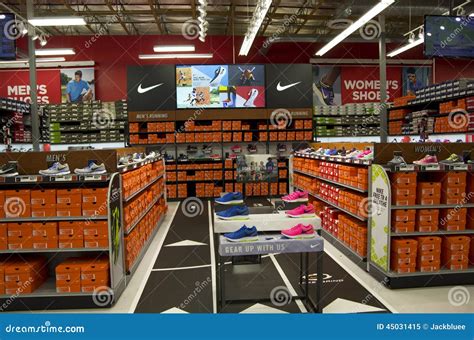 sports authority nike shoes.